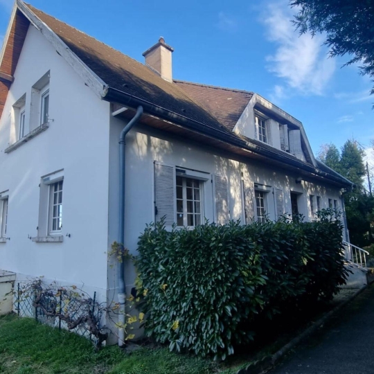  Annonces GUEUGNON : Maison / Villa | GUEUGNON (71130) | 196 m2 | 146 000 € 